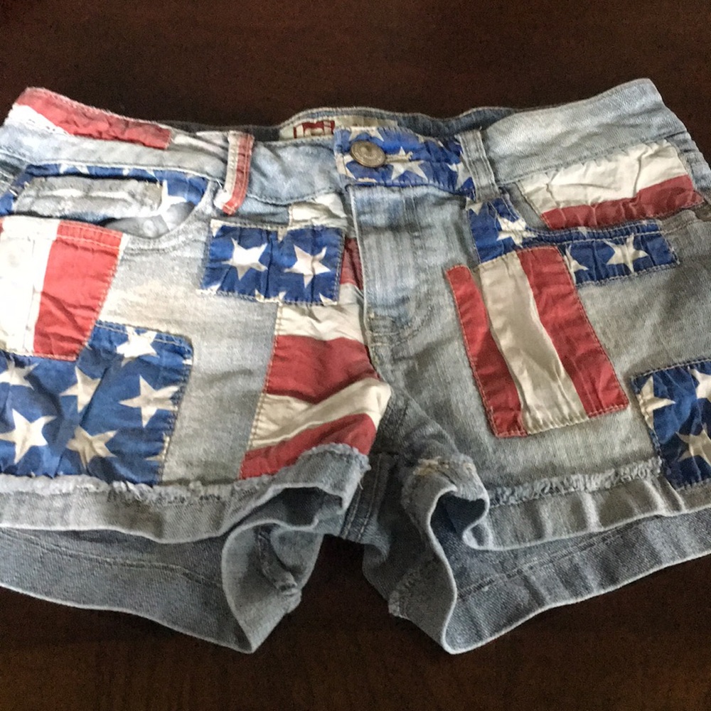 lei Shorts